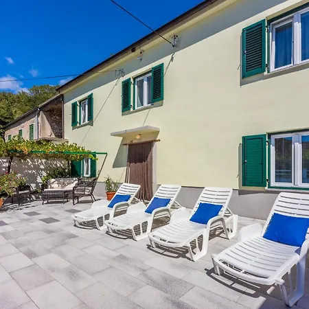 بيت للعطل Rural House Anka *