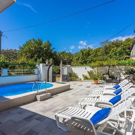 Rural House Anka * Drivenik